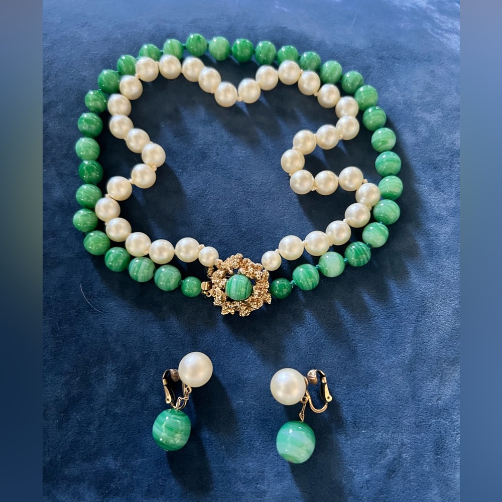 Vintage necklace and clip on earrings.
